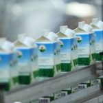 Sự khốc liệt của cạnh tranh ngành sữa: Sữa Mộc Châu có thể về tay Vinamilk, Startup tìm một khe hẹp để lách qua không dễ dàng