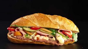 Cơ hội kiếm tiền: Bánh mỳ Việt Nam kiếm được nhiều tiền hơn so với Burger nước ngoài