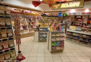 Bán những loại Kẹo truyền thống (chỉ bán kẹo Truyền thống), Cô bé 6 tuổi mở chuỗi 3 cửa hàng