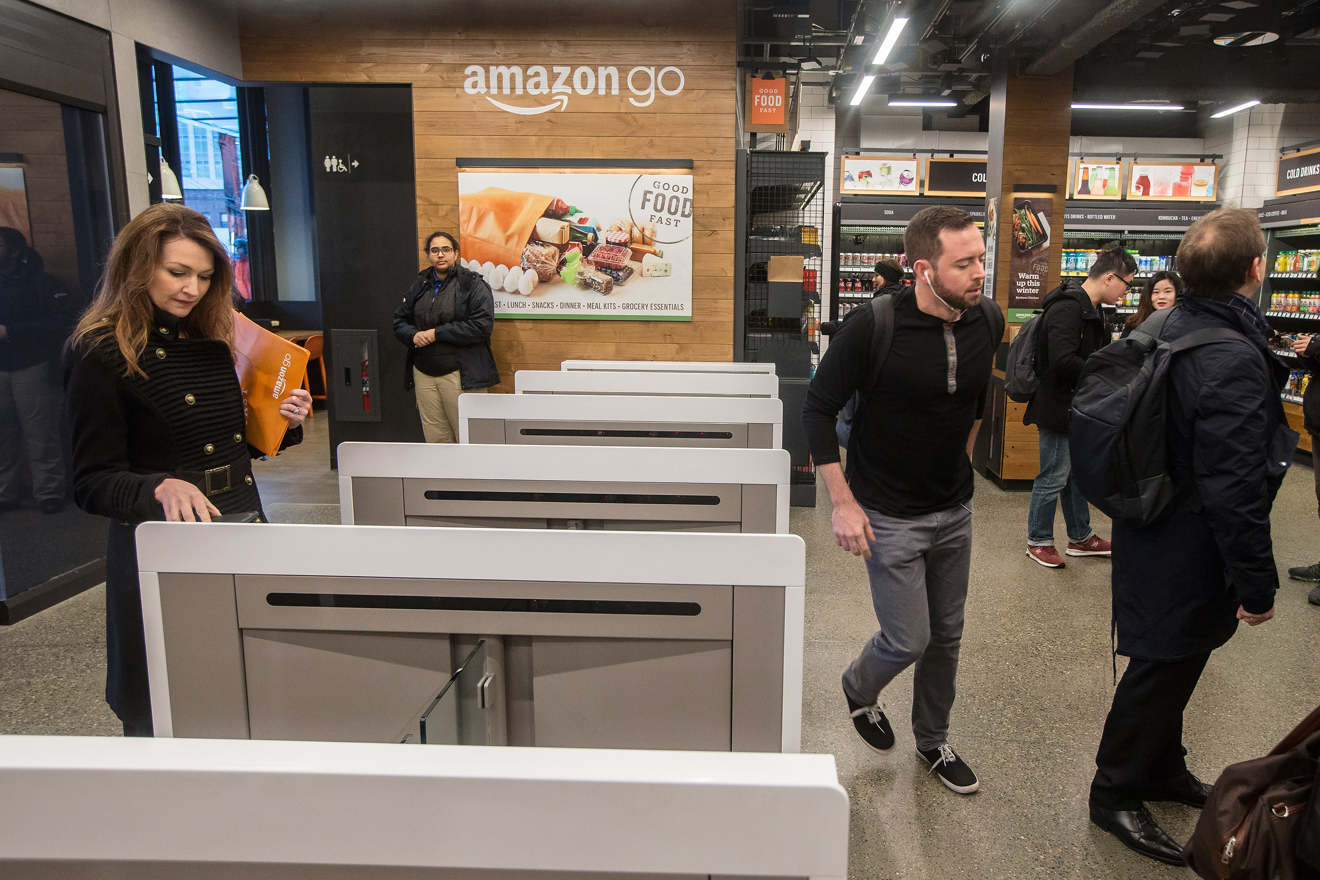 Mô hình kinh doanh siêu thị không cần bàn thu ngân của Amazon