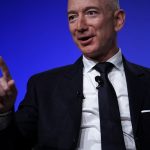 Ý tưởng “ngốc nghếch” của tỷ phú Jeff Bezos năm ấy đã gây dựng nên Amazon ngày nay